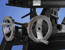 Easily adjustable hand wheels for targeting alignment